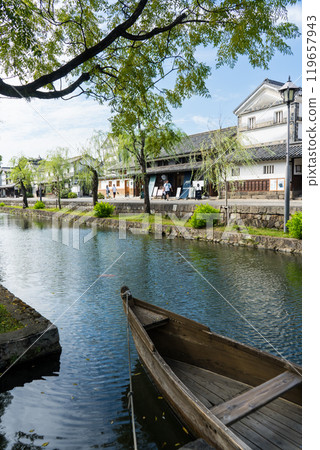 Kurashiki's Bikan Historical District with refreshing blue skies and historic streetscapes | Kurashiki Tourism Image | Kurashiki City, Okayama Prefecture Kurashiki's Bikan Historical District with refreshing blue skies and historic streetscapes | Kurashiki Tourism Image | Kurashiki City, Okayama Prefecture 119657943