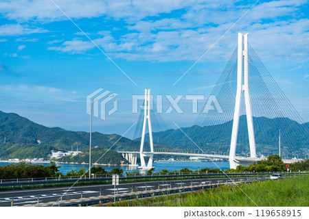 晴朗的藍天和多多羅大橋 | 拍攝於瀨戶田 PA(上行)| 廣島縣尾道市瀨戶田町 晴朗的藍天和多多羅大橋 | 拍攝於瀨戶田 PA(上行)| 廣島縣尾道市瀨戶田町 119658915