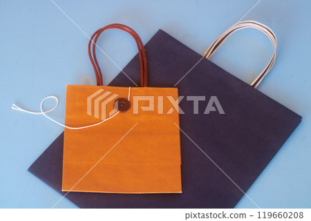 Paper shopper (paper bag) 119660208