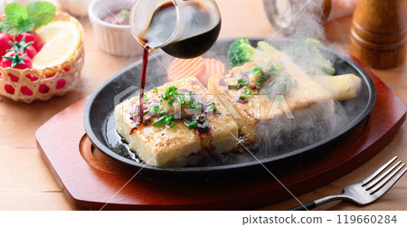 Tofu steak Teppanyaki 119660284