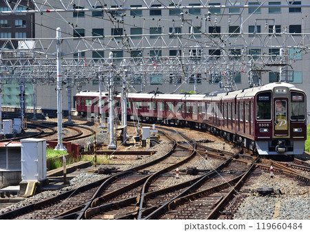 Hankyu Kyoto Line 9300 series arriving at Osaka Umeda Hankyu Kyoto Line 9300 series arriving at Osaka Umeda 119660484