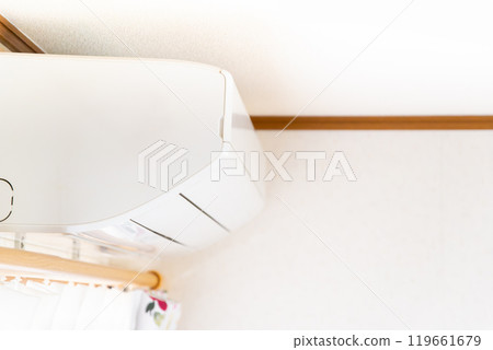 Air conditioner and dedicated outlet for air conditioner 119661679