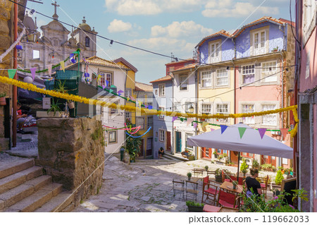 Streets in downtown Porto during the San Juan festivities 119662033