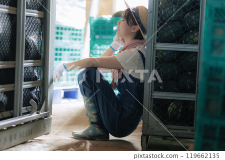 Young farmer woman taking a break 119662135