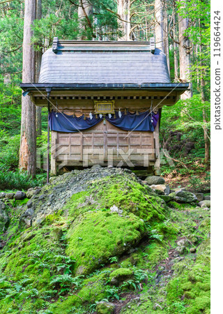 Oyama Shrine, Ashikura Chugu (mountain worship of the sacred mountain Tateyama), Tateyama Wakamiya (East Main Hall), (Tateyama Town, Nakaniikawa District, Toyama Prefecture) 119664424