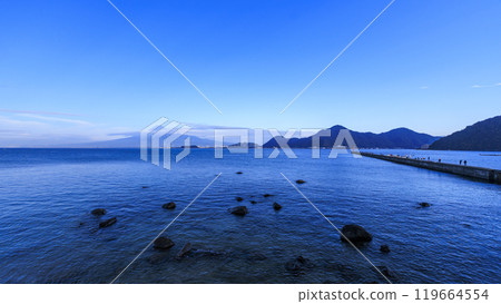 從伊豆半島駿河灣眺望富士山的秋景 119664554