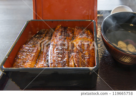 Steaming eel rice bowl and clam soup Steaming eel rice bowl and clam soup 119665758