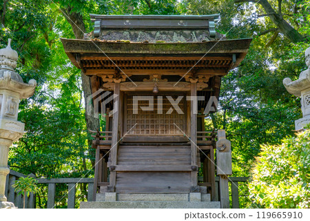 Sanshogu Shrine (Sankosha), the guardian shrine of Jonangu (the great shrine of the direction of the villa) (Nakajima Toba-rikyu-cho, Fushimi-ku, Kyoto City) Sanshogu Shrine (Sankosha), the guardian shrine of Jonangu (the great shrine of the direction of the villa) (Nakajima Toba-rikyu-cho, Fushimi-ku, Kyoto City) 119665910
