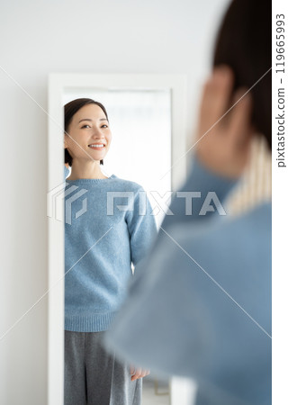 美容鏡女人 119665993