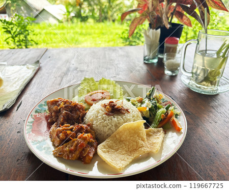 Nasi Campur 來自印尼峇裡島的當地美食 119667725