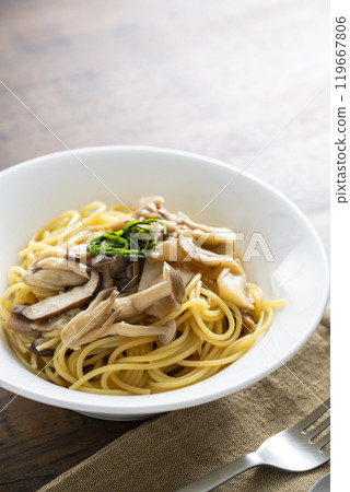 Mushroom pasta 119667806