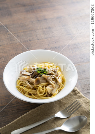 蘑菇意大利面 119667808