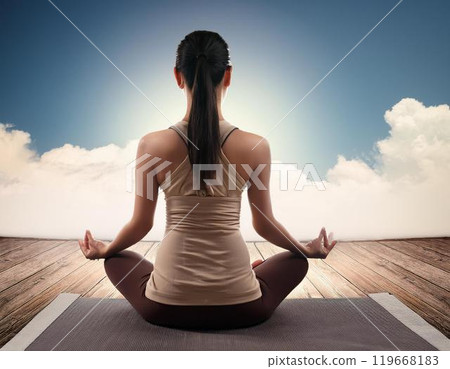 Women who do yoga 119668183