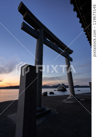 Torii of Japanese shrine 119673148