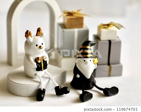 Various Christmas objects 119674701