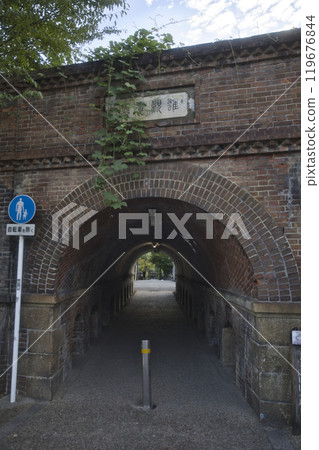 Twisted manpo at Keage (vertical composition) 3 Twisted manpo at Keage (vertical composition) 3 119676844