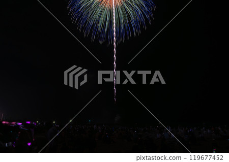 Colorful fireworks at the Sagara Marine Fireworks Festival at Sagara Sun Beach in Makinohara City (Shizuoka Prefecture) 119677452
