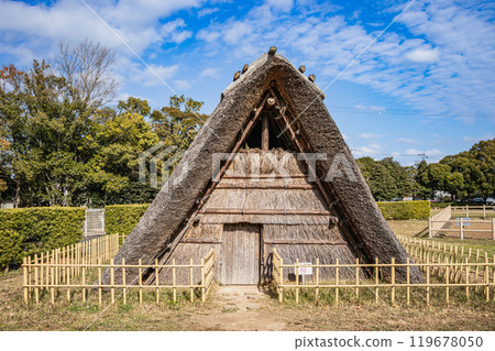 The Shijimizuka ruins in Hamamatsu City (Shizuoka Prefecture) stand out against the blue sky 119678050