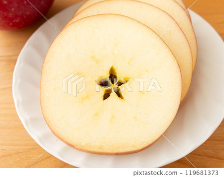 Sliced Shinano Sweet Apples Star-cut Apples 119681373