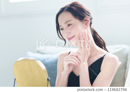 Women skin care beauty concept 119682706