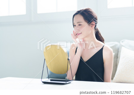 Women skin care beauty concept Women skin care beauty concept 119682707