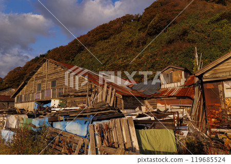 [Landscape photo] Evening, colorful ruins, Irifune-cho, Hakodate City, autumn, late October, a bit sentimental 119685524