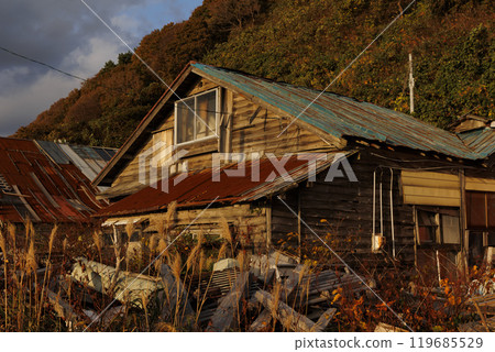 [Landscape photo] Evening, colorful ruins, Irifune-cho, Hakodate City, autumn, late October, a bit sentimental 119685529