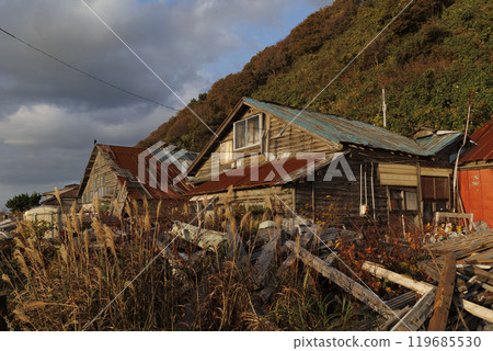 [Landscape photo] Evening, colorful ruins, Irifune-cho, Hakodate City, autumn, late October, a bit sentimental 119685530