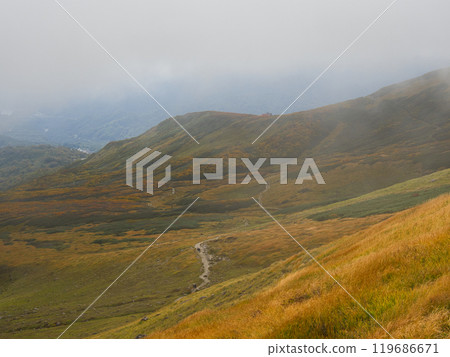 月山姥岳路線，有氣體和紅葉 119686671