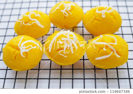 Toddy palm cake. Khanom Tarn (Thai dessert) Toddy palm cake. Khanom Tarn (Thai dessert) 119687386