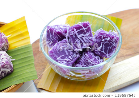 Steam purple sweet potato cake. Thai Desserts. Steam purple sweet potato cake. Thai Desserts. 119687645
