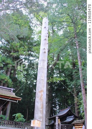 諏訪大社 下社與幸 秋宮柱 諏訪大社 下社與幸 秋宮柱 119688478