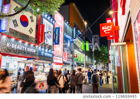 首爾明洞夜間 *局部柔焦 首爾明洞夜間 *局部柔焦 119688493