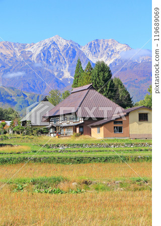 Autumn in Hakuba: Oide Village and the Northern Alps Autumn in Hakuba: Oide Village and the Northern Alps 119689069