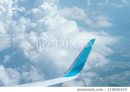 飛機機翼和雲的視圖 飛機機翼和雲的視圖 119690419