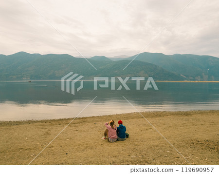 Aerial view of Teletskoye lake in the Altai Mountains in summer. 119690957
