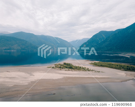 Aerial view of Teletskoye lake in the Altai Mountains in summer. 119690968