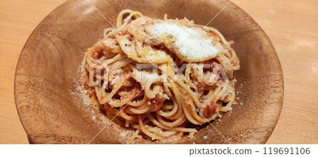 木盤裡的義大利麵 木盤裡的義大利麵 119691106