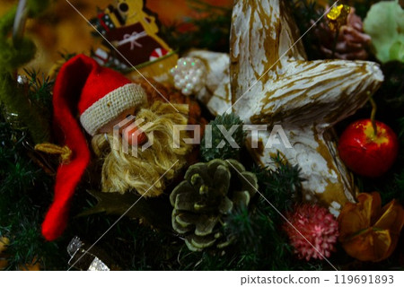 Santa Claus Christmas Tree 119691893