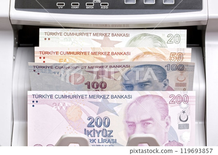 Turkish Lira in the counting machine 119693857