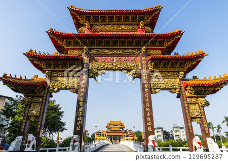 Building view of the Kaohsiung Fudingjin Baoan Temple, in front of Jinshi (Golden Lion) Lake. enshrined to the Neza (also known as Marshal of the Central Altar). Building view of the Kaohsiung Fudingjin Baoan Temple, in front of Jinshi (Golden Lion) Lake. enshrined to the Neza (also known as Marshal of the Central Altar). 119695287