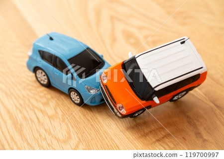 汽車交通事故圖片 119700997