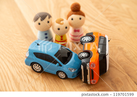 Image of a car accident Image of a car accident 119701599