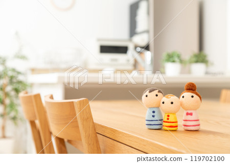 Living room, dining room, kitchen and family dolls 119702100