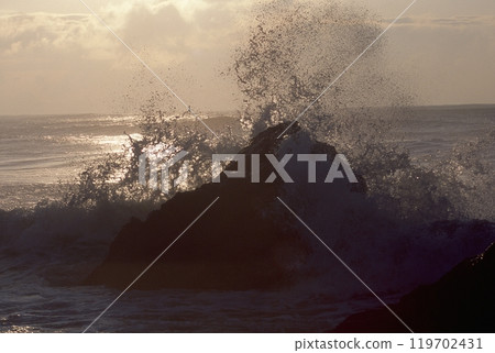 Rocks breaking waves Rocks breaking waves 119702431