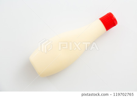 白色背景蛋黃醬 119702765