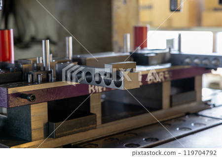 [Manufacturing materials] Steel, processing, molds, technology 119704792