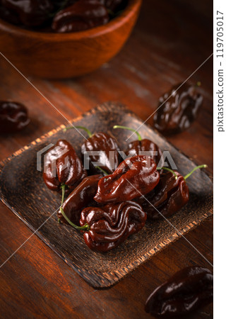 Chocolate habanero peppers r 119705017