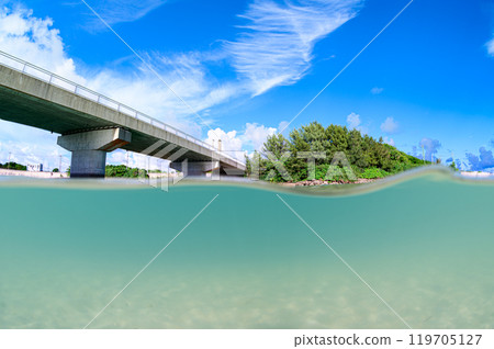 Norise Bridge，一座橫跨大海的橋樑和水底的沙灘 119705127