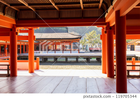 Itsukushima shrine  119705344